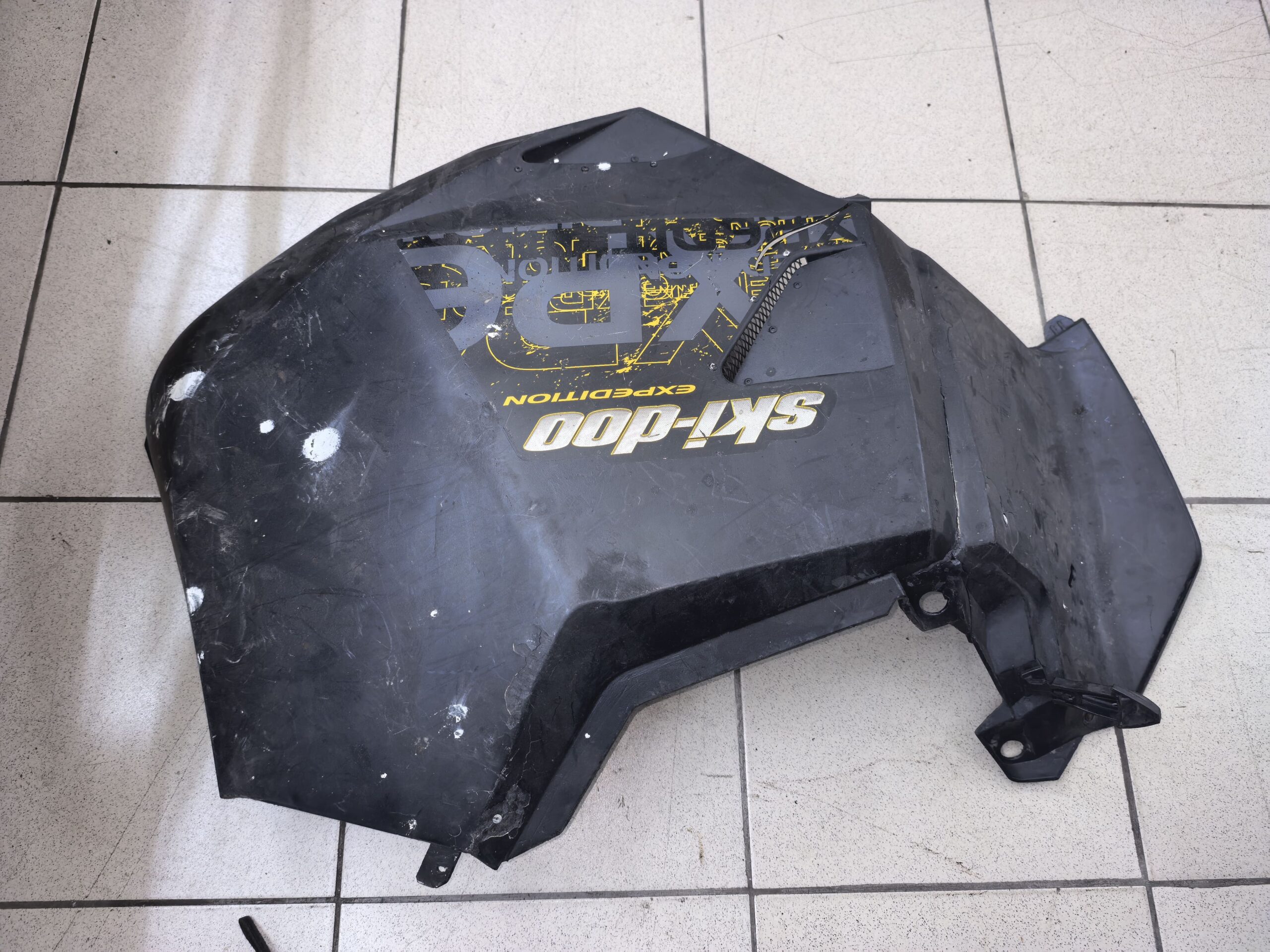 Панель капота правая оригинал BRP 517304509